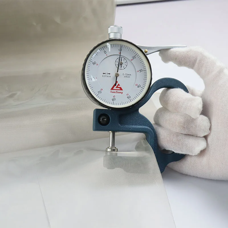 Tissu de Blindage Électromagnétique en Maille Argentée – Protection RF, EMF et EMI – Image 2