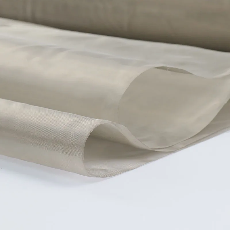 Tissu de Blindage Électromagnétique en Maille Argentée – Protection RF, EMF et EMI – Image 3